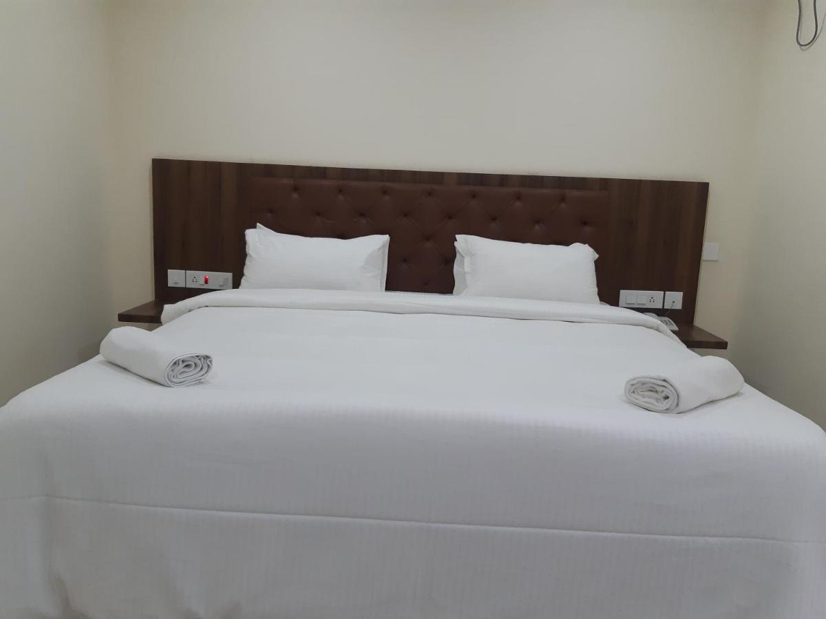 Hotel Cnr Residency Madanapalle Exterior foto