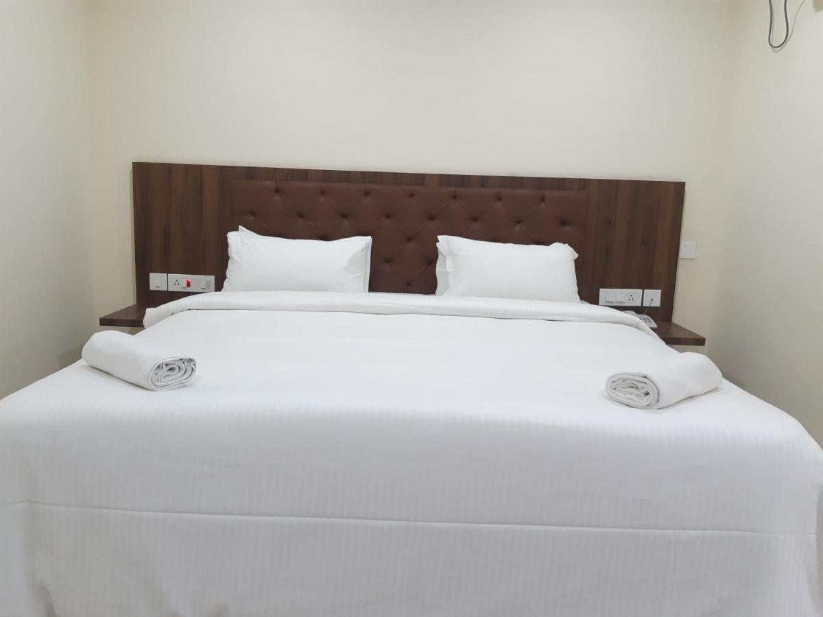 Hotel Cnr Residency Madanapalle Exterior foto