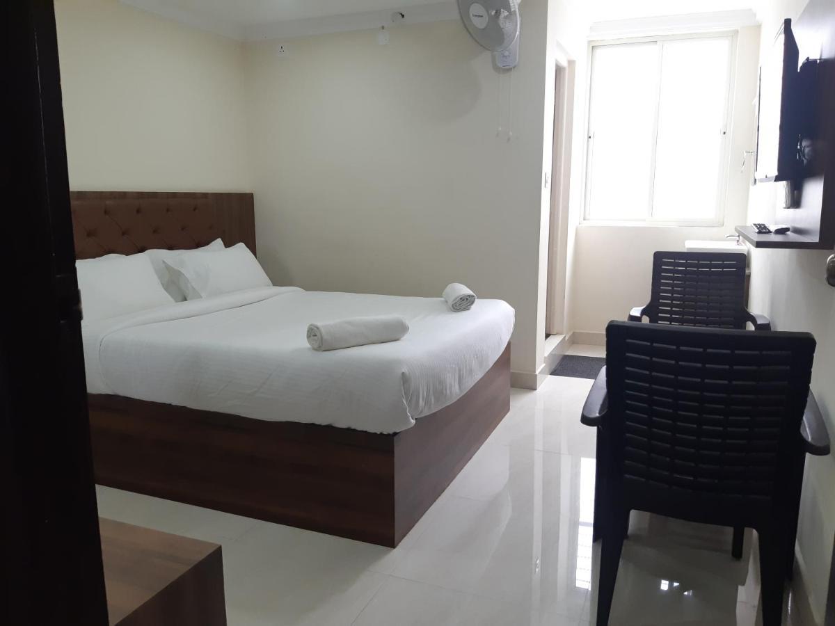 Hotel Cnr Residency Madanapalle Exterior foto