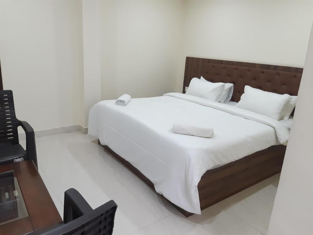Hotel Cnr Residency Madanapalle Exterior foto