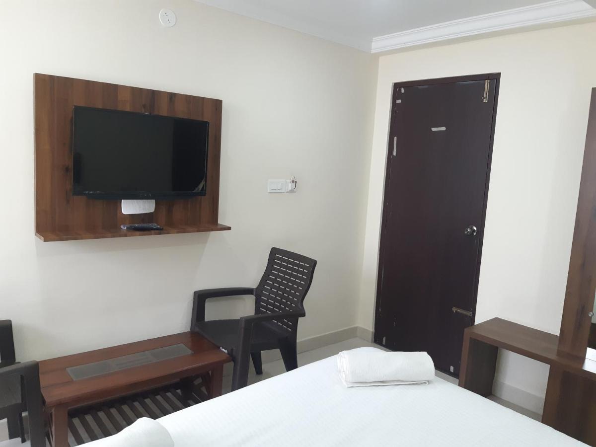 Hotel Cnr Residency Madanapalle Exterior foto